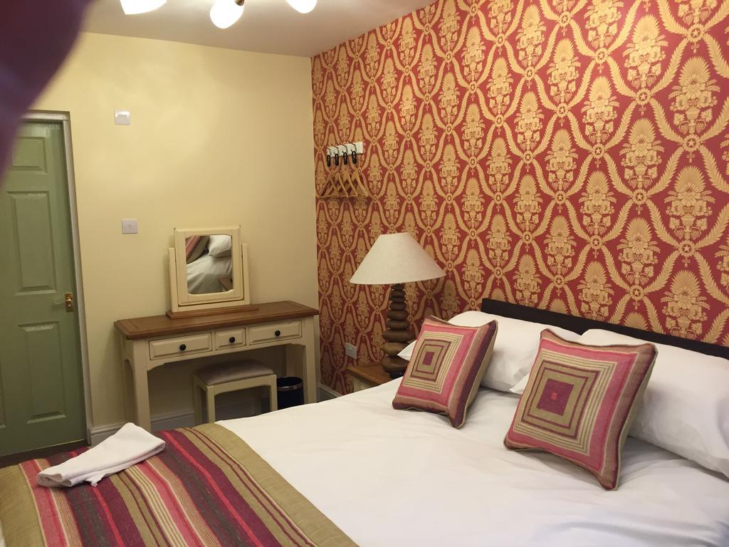 The Talbot Hotel Cleobury Mortimer Экстерьер фото