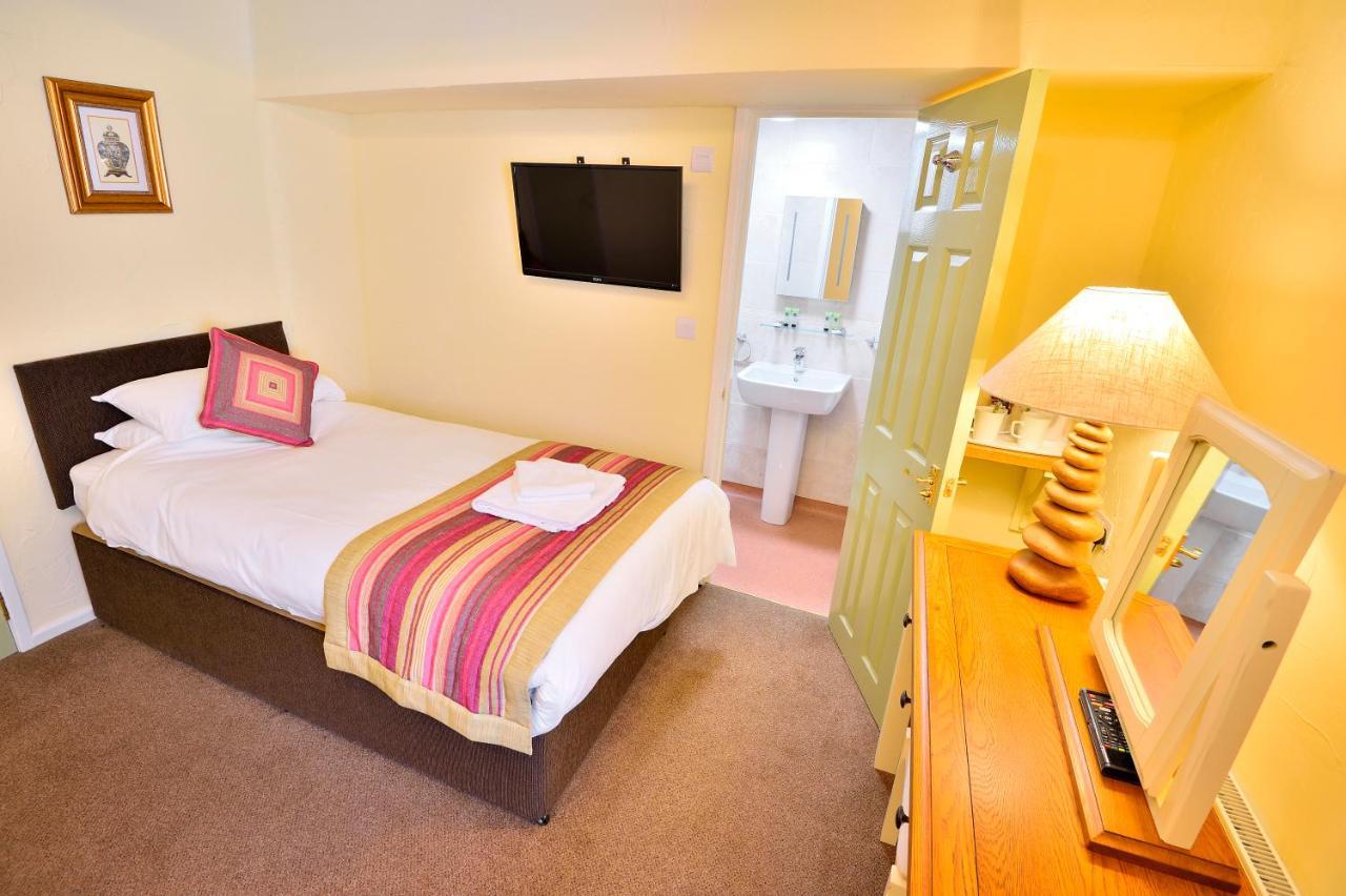 The Talbot Hotel Cleobury Mortimer Экстерьер фото